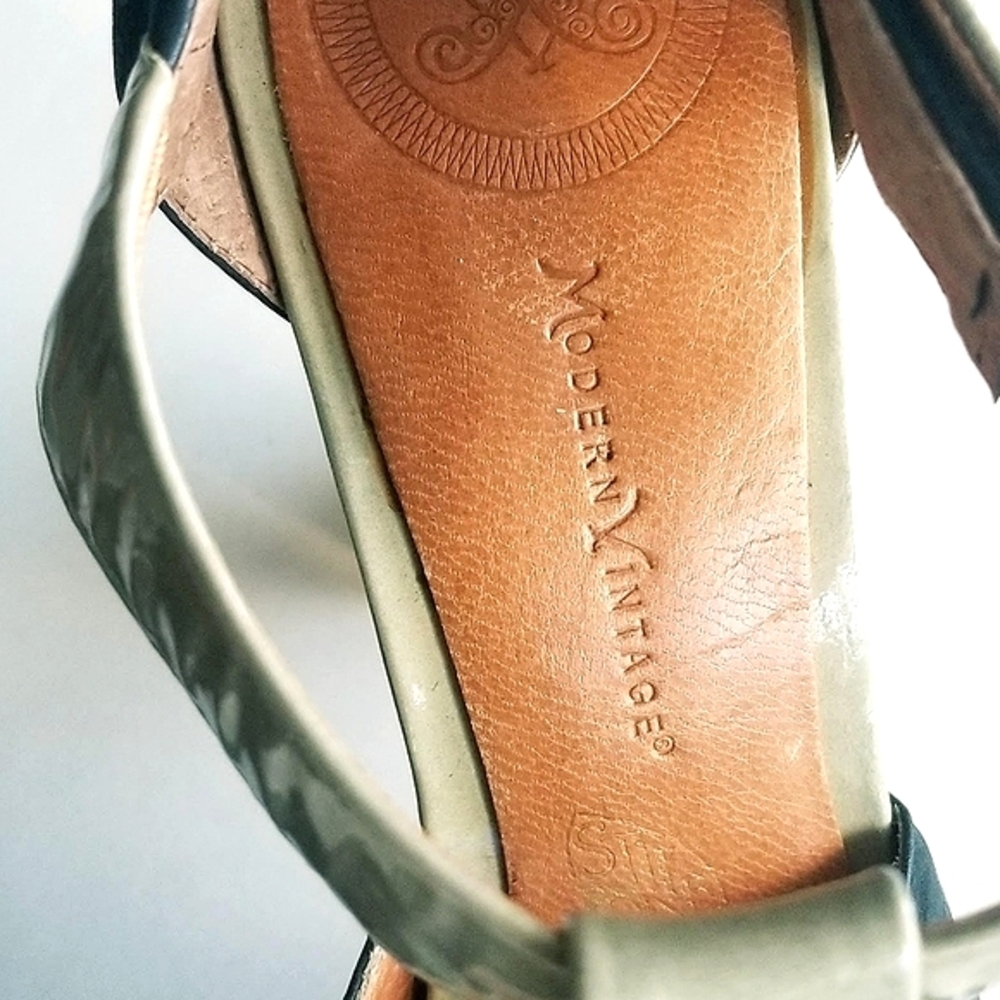 Modern Vintage Leather Mary Jane Heels 2 - Picture 8 of 10